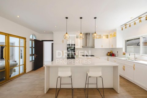 Villa de 5 dormitorios en Hacienda, UAE No. 188465 12