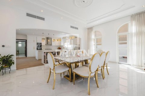 Villa de 5 dormitorios en Hacienda, UAE No. 188465 10