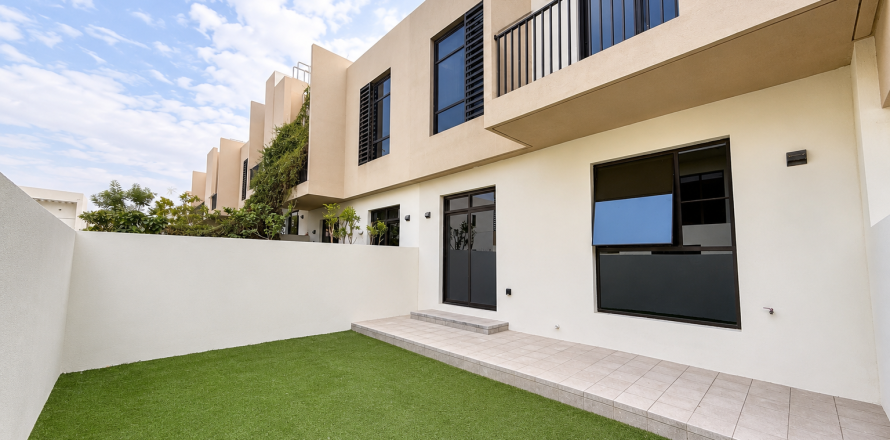 3 bedrooms Townhouse in Al Tai, UAE No. 195042