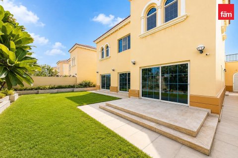 Villa de 4 dormitorios en Jumeirah Park, UAE No. 198689