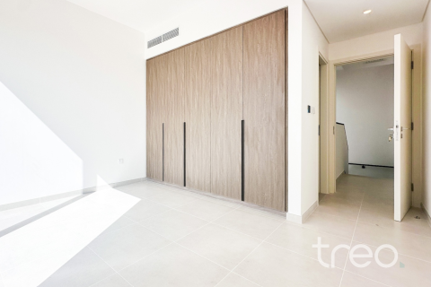 3 bedrooms Townhouse in The Valley, UAE No. 198691 4
