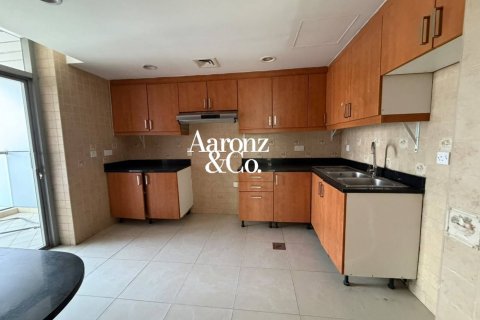 5 bedrooms Apartment in Jumeirah Lake Towers, UAE No. 198690 10