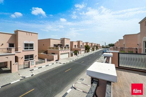 Villa de 4 dormitorios en Dubai, UAE No. 198688 16