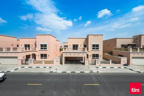 Villa de 4 dormitorios en Dubai, UAE No. 198688 15