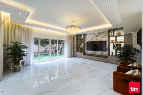 Villa de 4 dormitorios en Dubai, UAE No. 198688 26