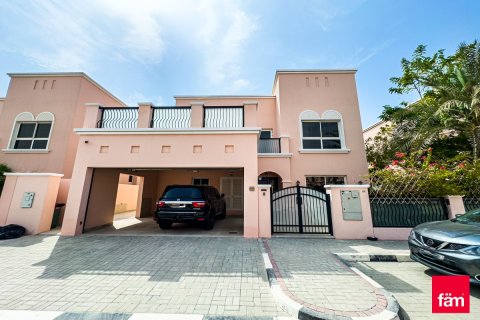 Villa de 4 dormitorios en Dubai, UAE No. 198688 17