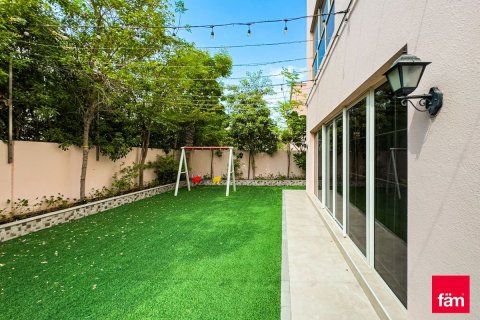 Villa de 4 dormitorios en Dubai, UAE No. 198688 13