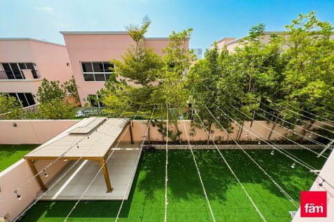 Villa de 4 dormitorios en Dubai, UAE No. 198688 18