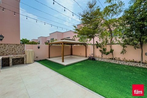 Villa de 4 dormitorios en Dubai, UAE No. 198688 12