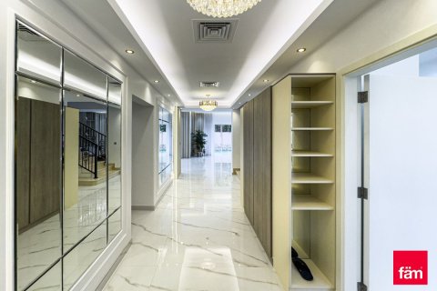 Villa de 4 dormitorios en Dubai, UAE No. 198688 5