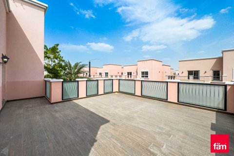 Villa de 4 dormitorios en Dubai, UAE No. 198688 21