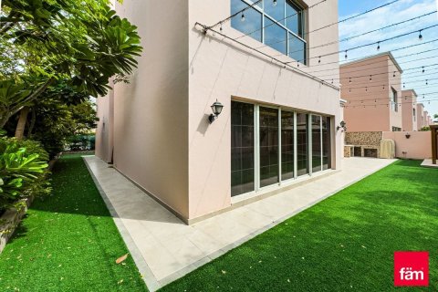 Villa de 4 dormitorios en Dubai, UAE No. 198688 20