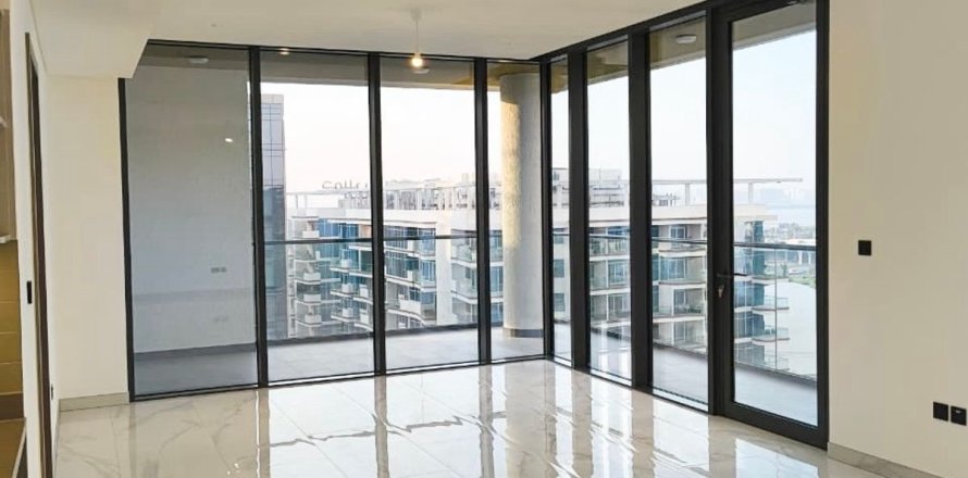Apartment de 4 dormitorios en Dubai, UAE No. 164003