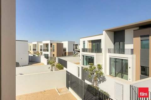 Villa de 4 dormitorios en Dubai, UAE No. 163998 16