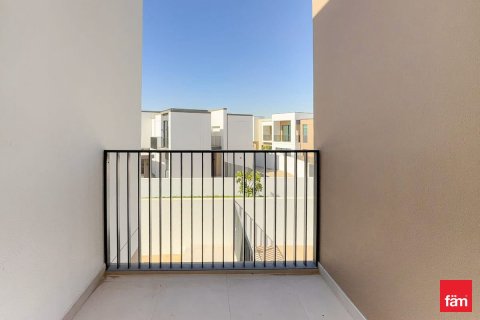 Villa de 4 dormitorios en Dubai, UAE No. 163998 8
