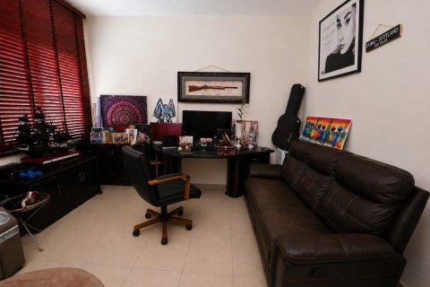 Villa de 3 chambres à District 13, UAE No. 184655 17