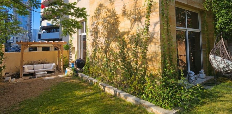 Villa de 3 chambres à District 13, UAE No. 184655