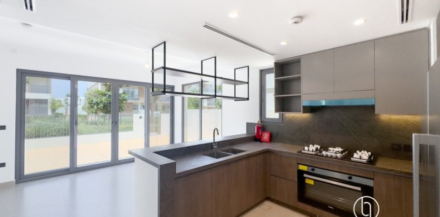 Villa de 4 dormitorios en Tilal Al Ghaf, UAE No. 148209