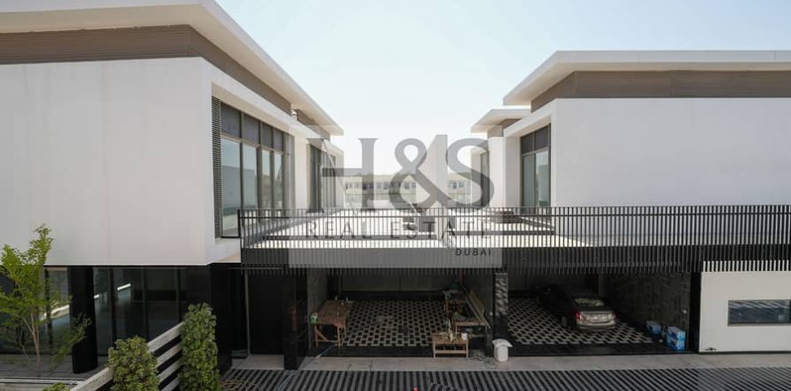 4 bedrooms Villa  No. 112727