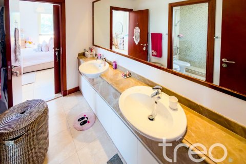 5 bedrooms Villa in Saheel, UAE No. 199167 8