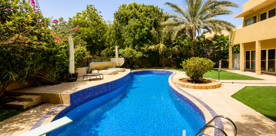 5 bedrooms Villa in Saheel, UAE No. 199167
