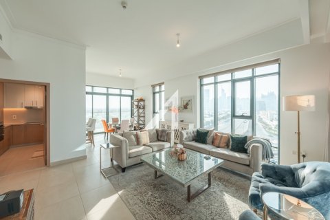 Квартира с 2 спальнями в The Hills, ОАЭ №146395 16