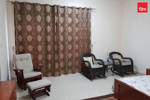 3 bedrooms Villa in International City, UAE No. 184448 24