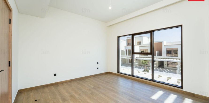 Townhouse de 4 dormitorios en Dubai, UAE No. 184442