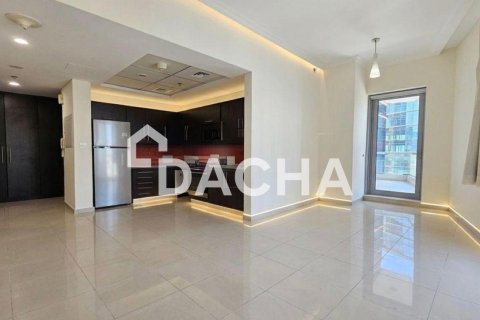 Studio Apartment in Bay Central, UAE No. 200317 11