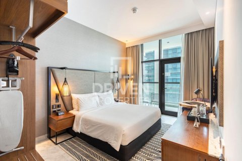Studio Apartment in Dolphin Tower, UAE No. 206263 3
