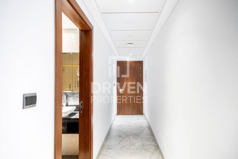Studio Apartment in Dolphin Tower, UAE No. 206263 7