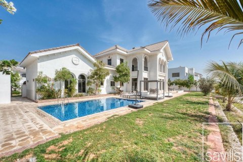Вилла с 6 спальнями в Signature Villas, ОАЭ №194264