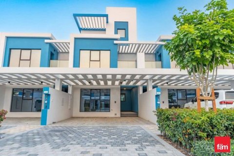 Studio Townhouse in Dubai, UAE No. 200122