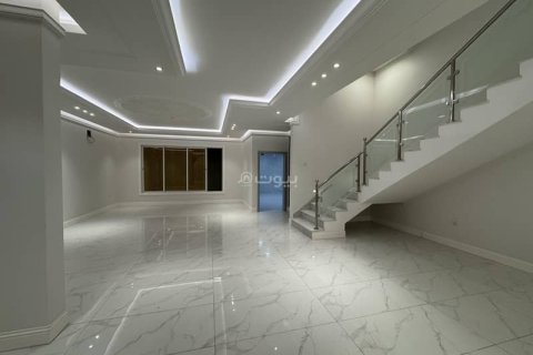 Villa de 6 dormitorios en Khobar, Saudi Arabia No. 60369 8