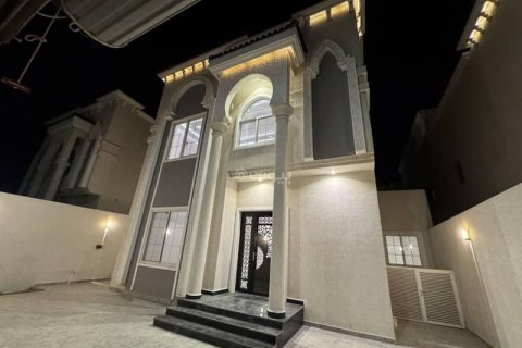 Villa de 6 dormitorios en Khobar, Saudi Arabia No. 60369 1