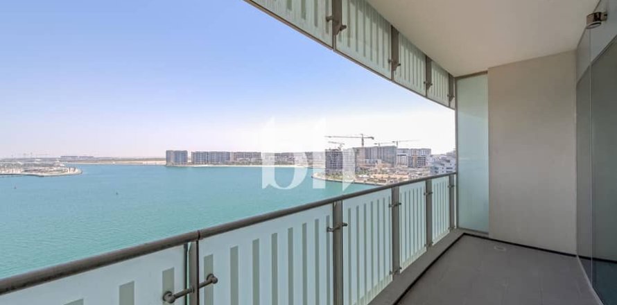 Квартира с 3 спальнями  №112977