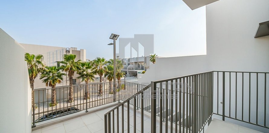Townhouse de 2 dormitorios en District 7, UAE No. 78012