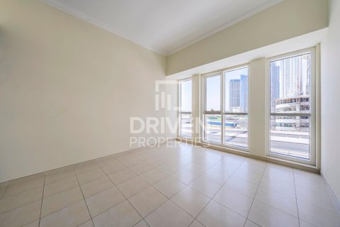 Квартира с 1 спальней в Churchill Towers, ОАЭ №209476 3