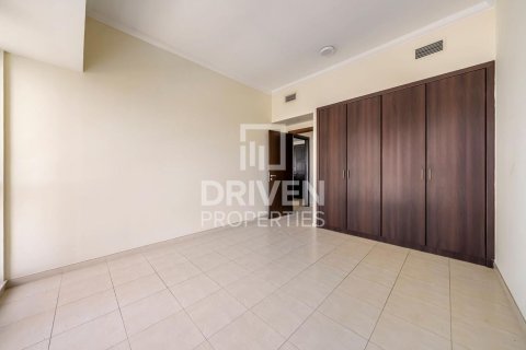 Квартира с 1 спальней в Churchill Towers, ОАЭ №209476 4