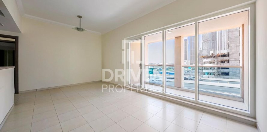 Квартира с 1 спальней в Churchill Towers, ОАЭ №209476