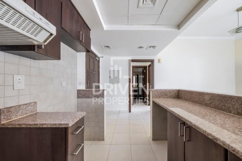 Квартира с 1 спальней в Churchill Towers, ОАЭ №209476 9