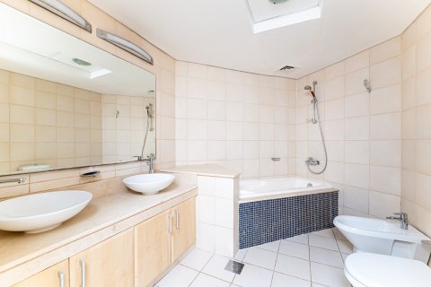 Apartment de 2 dormitorios en Palm Jumeirah, UAE No. 203556 11