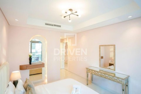 2 bedrooms Apartment in Paramount Tower Hotel & Residences, UAE No. 192816 12