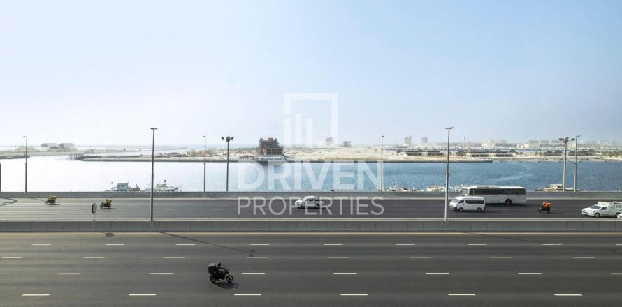 3 bedrooms Apartment in Deira, UAE No. 192819