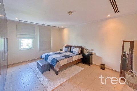 4 bedrooms Villa in Regional, UAE No. 173847 29