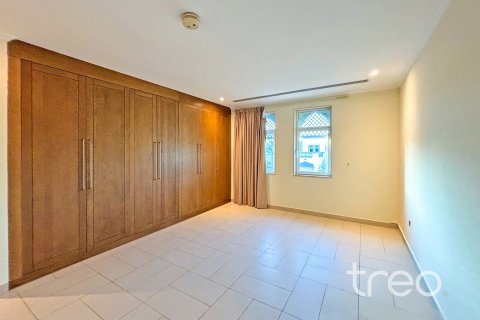 4 bedrooms Villa in Regional, UAE No. 173847 15
