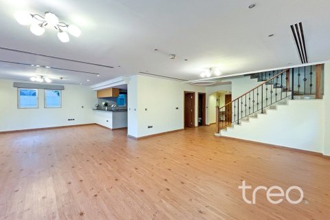 4 bedrooms Villa in Regional, UAE No. 173847 6