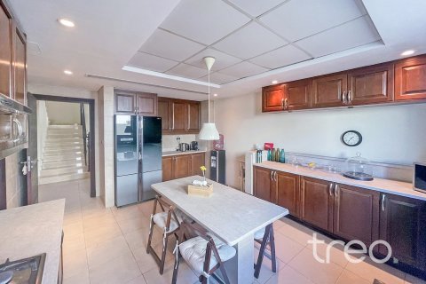 4 bedrooms Villa in Regional, UAE No. 173847 11