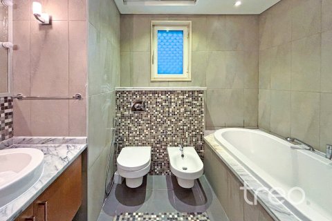 4 bedrooms Villa in Regional, UAE No. 173847 12