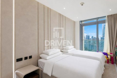 Квартира с 3 спальнями в The Address Residence Fountain Views, ОАЭ №191555 12